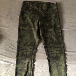 Lululemon camo full length workout pants